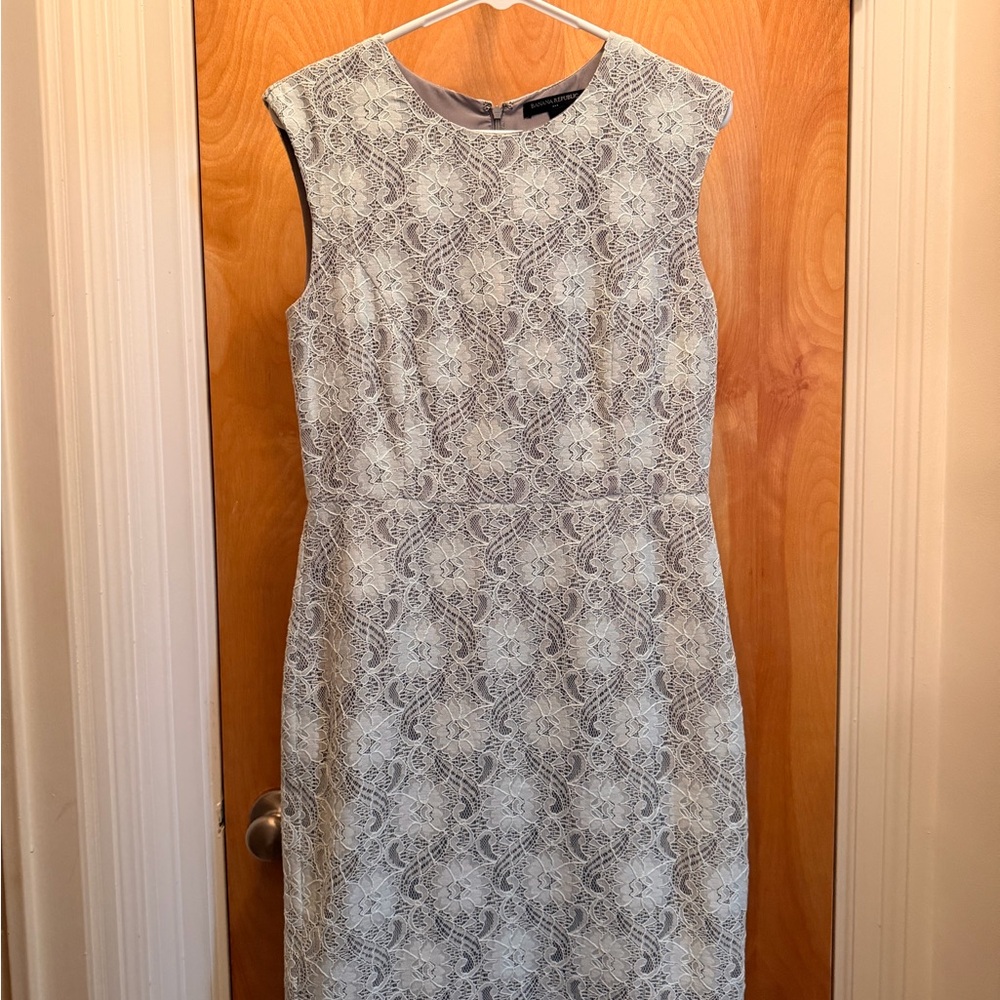 Banana Republic Factory Lace Sheath Dress in Light Gray and White